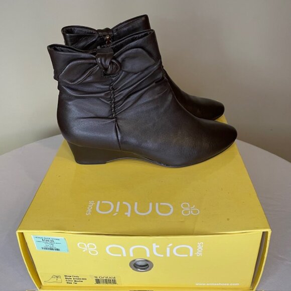 Beautiful Mocha Leather Antia Cindy Ankle Boots. Cute Bow Detail. SZ 7 - Picture 2 of 6